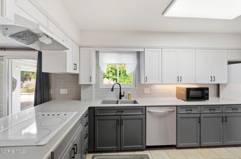 Tiny photo for 4426 Sheraton Road, Ottawa Hills, OH 43615 (MLS # 10013871)