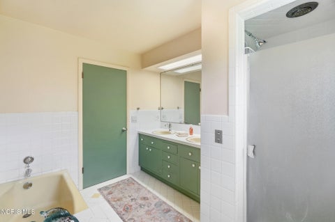 Tiny photo for 4426 Sheraton Road, Ottawa Hills, OH 43615 (MLS # 10013871)