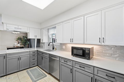 Tiny photo for 4426 Sheraton Road, Ottawa Hills, OH 43615 (MLS # 10013871)