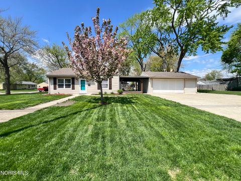 Tiny photo for 1905 Meadow Avenue, Maumee, OH 43537 (MLS # 10006788)