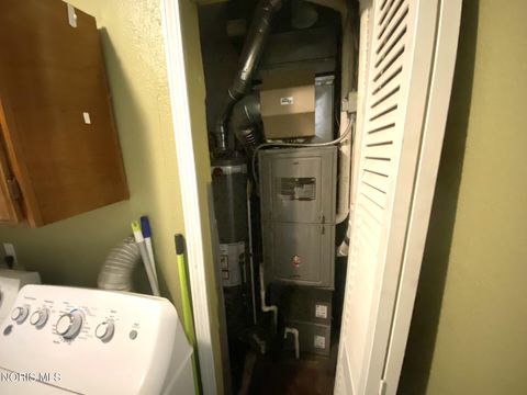 Tiny photo for 5758 Harvest Lane, Toledo, OH 43623 (MLS # 10004920)