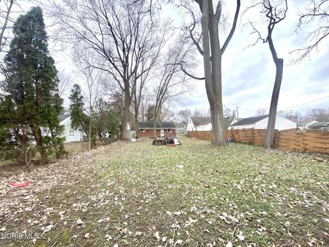 Tiny photo for 5758 Harvest Lane, Toledo, OH 43623 (MLS # 10004920)