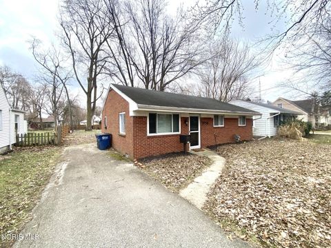 Photo of 5758 Harvest Lane, Toledo, OH 43623 (MLS # 10004920)