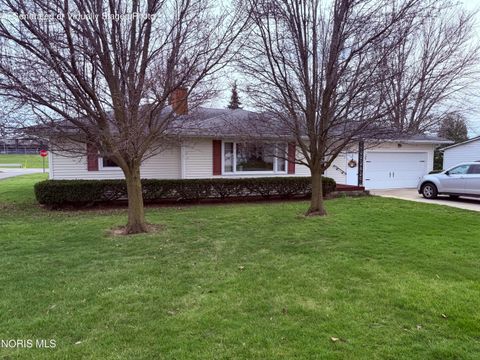 Photo of 205 E Walnut Street, Van Buren, OH 45889 (MLS # 10005519)