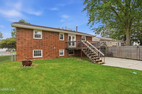 Tiny photo for 527 Sheffield Drive, Findlay, OH 45840 (MLS # 10010657)