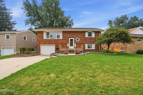 Photo of 527 Sheffield Drive, Findlay, OH 45840 (MLS # 10010657)