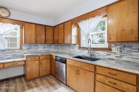 Tiny photo for 527 Sheffield Drive, Findlay, OH 45840 (MLS # 10010657)