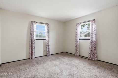 Tiny photo for 527 Sheffield Drive, Findlay, OH 45840 (MLS # 10010657)