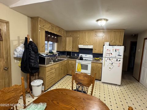 Tiny photo for 205 Taylor Drive, West Unity, OH 43570 (MLS # 10001640)