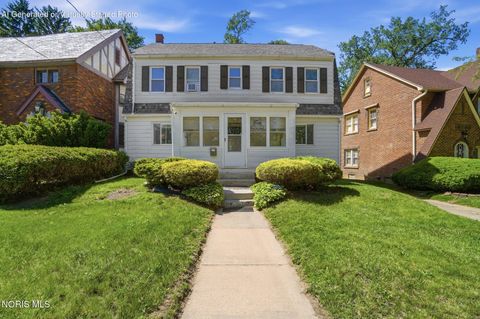 Photo of 1633 Potomac Drive, Toledo, OH 43607 (MLS # 10008215)