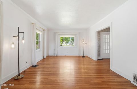 Tiny photo for 1633 Potomac Drive, Toledo, OH 43607 (MLS # 10008215)