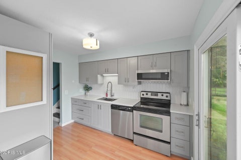Tiny photo for 176 Foxhill Lane, Perrysburg, OH 43551 (MLS # 10012467)