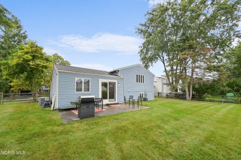 Tiny photo for 176 Foxhill Lane, Perrysburg, OH 43551 (MLS # 10012467)