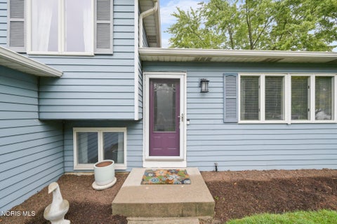 Tiny photo for 176 Foxhill Lane, Perrysburg, OH 43551 (MLS # 10012467)