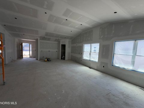 Tiny photo for 5037 Easton Drive, Oregon, OH 43616 (MLS # 10007751)