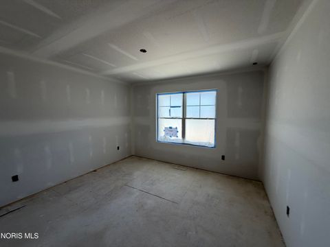 Tiny photo for 5037 Easton Drive, Oregon, OH 43616 (MLS # 10007751)