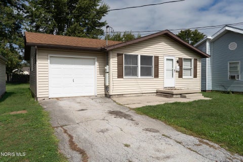 Tiny photo for 316 Lester Avenue, Findlay, OH 45840 (MLS # 10013892)