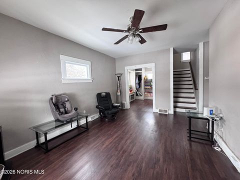 Tiny photo for 701 Brighton Avenue, Toledo, OH 43609 (MLS # 10003413)