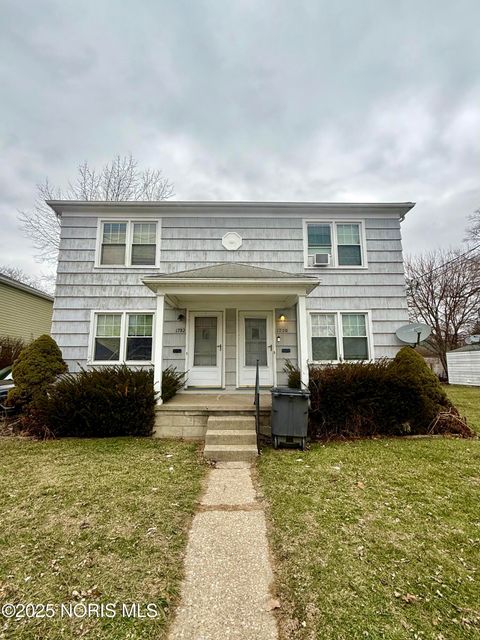 Photo of 1750 Berdan Avenue, Toledo, OH 43613 (MLS # 10002515)