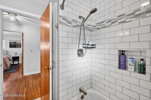 Tiny photo for 935 Clark Street, Bowling Green, OH 43402 (MLS # 10003504)