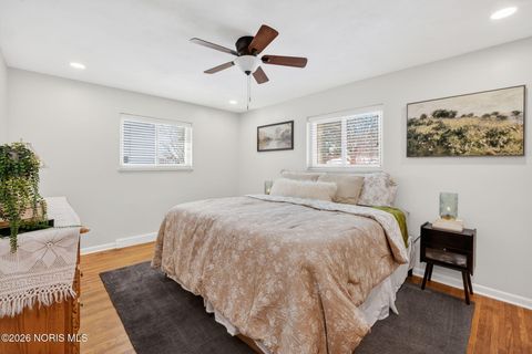 Tiny photo for 935 Clark Street, Bowling Green, OH 43402 (MLS # 10003504)