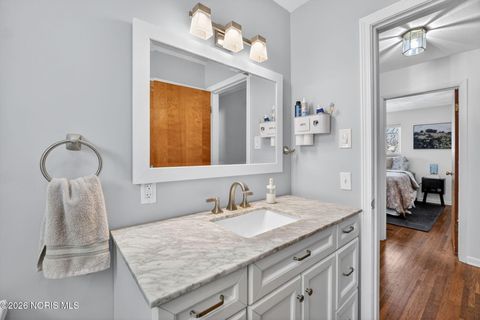 Tiny photo for 935 Clark Street, Bowling Green, OH 43402 (MLS # 10003504)