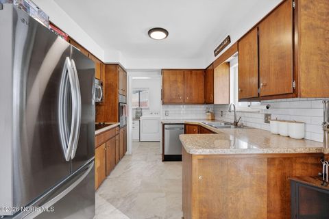 Tiny photo for 935 Clark Street, Bowling Green, OH 43402 (MLS # 10003504)