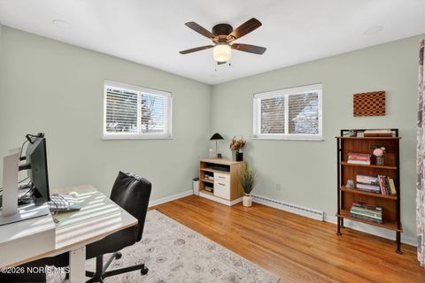 Tiny photo for 935 Clark Street, Bowling Green, OH 43402 (MLS # 10003504)