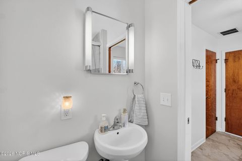 Tiny photo for 935 Clark Street, Bowling Green, OH 43402 (MLS # 10003504)