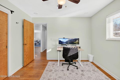 Tiny photo for 935 Clark Street, Bowling Green, OH 43402 (MLS # 10003504)