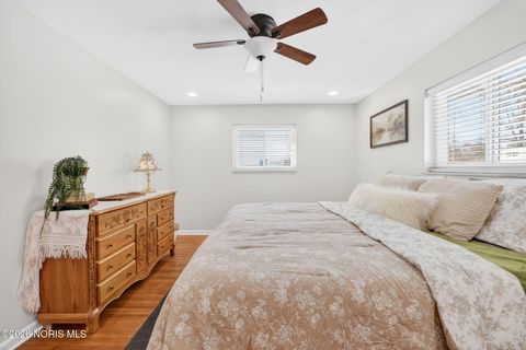 Tiny photo for 935 Clark Street, Bowling Green, OH 43402 (MLS # 10003504)