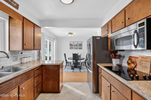 Tiny photo for 935 Clark Street, Bowling Green, OH 43402 (MLS # 10003504)