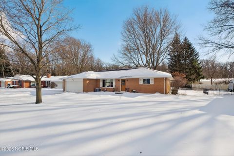 Photo of 935 Clark Street, Bowling Green, OH 43402 (MLS # 10003504)