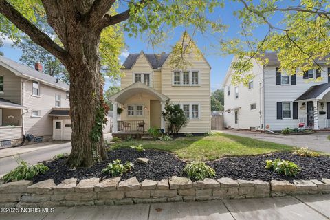 Tiny photo for 2645 Grantwood Drive, Toledo, OH 43613 (MLS # 10000266)