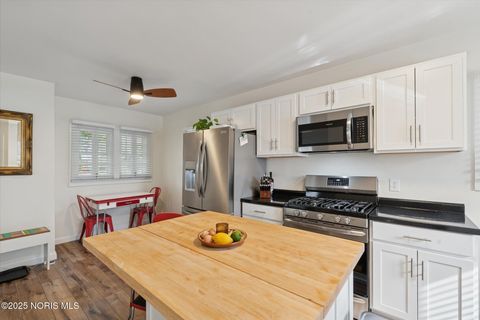 Tiny photo for 2645 Grantwood Drive, Toledo, OH 43613 (MLS # 10000266)