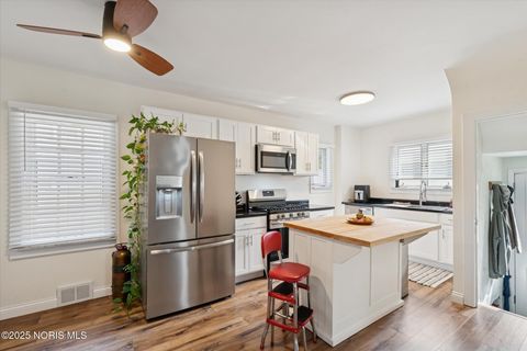 Tiny photo for 2645 Grantwood Drive, Toledo, OH 43613 (MLS # 10000266)