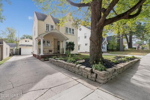 Tiny photo for 2645 Grantwood Drive, Toledo, OH 43613 (MLS # 10000266)