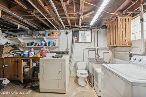 Tiny photo for 2645 Grantwood Drive, Toledo, OH 43613 (MLS # 10000266)