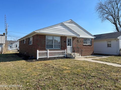 Tiny photo for 411 S Collinwood Boulevard, Fremont, OH 43420 (MLS # 10006037)