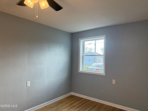 Tiny photo for 411 S Collinwood Boulevard, Fremont, OH 43420 (MLS # 10006037)