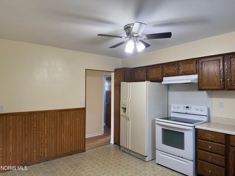 Tiny photo for 411 S Collinwood Boulevard, Fremont, OH 43420 (MLS # 10006037)