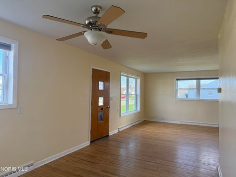 Tiny photo for 411 S Collinwood Boulevard, Fremont, OH 43420 (MLS # 10006037)