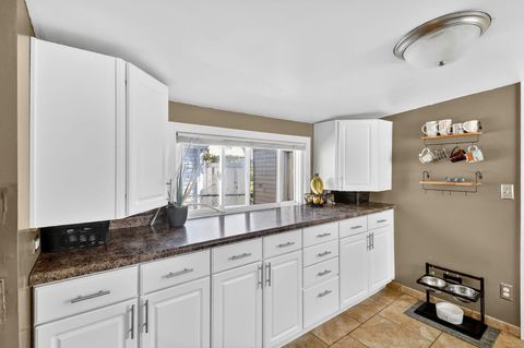 Tiny photo for 5310 Hammond Drive, Toledo, OH 43611 (MLS # 10000126)