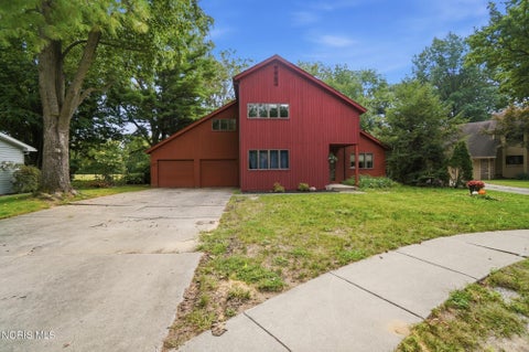 Tiny photo for 854 Country Club Drive, Bowling Green, OH 43402 (MLS # 10013222)