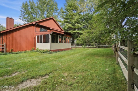 Tiny photo for 854 Country Club Drive, Bowling Green, OH 43402 (MLS # 10013222)