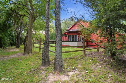 Tiny photo for 854 Country Club Drive, Bowling Green, OH 43402 (MLS # 10013222)