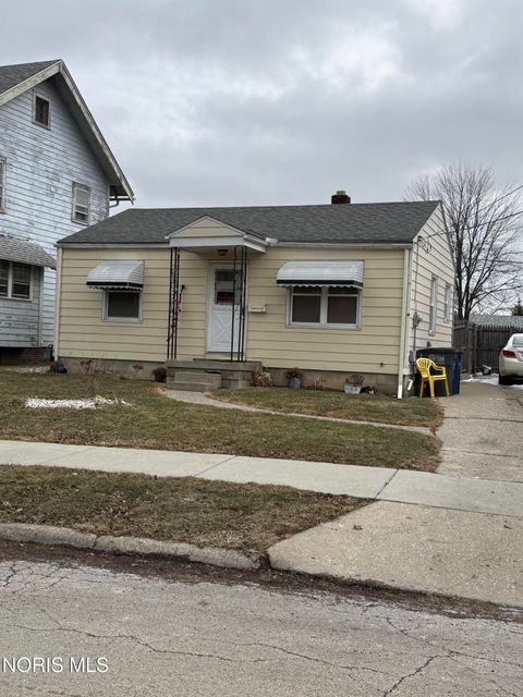 Tiny photo for 1701 Milroy Avenue, Toledo, OH 43605 (MLS # 10004412)