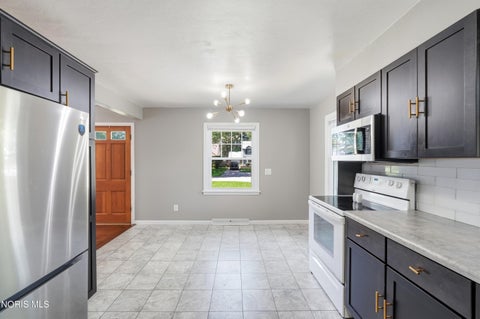 Tiny photo for 1751 Heatherdowns Boulevard, Toledo, OH 43614 (MLS # 10012500)