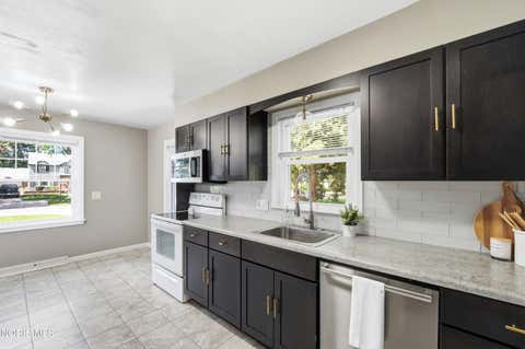 Tiny photo for 1751 Heatherdowns Boulevard, Toledo, OH 43614 (MLS # 10012500)