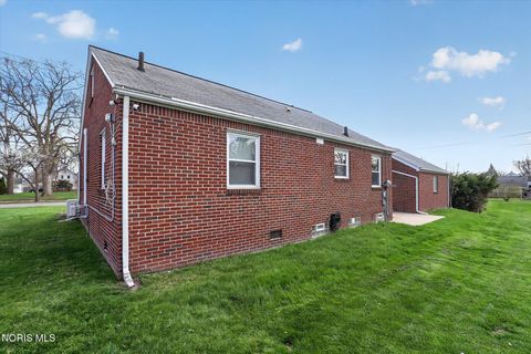 Tiny photo for 2137 Tremainsville Road, Toledo, OH 43613 (MLS # 10006235)